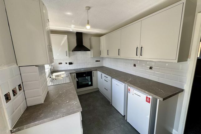 16, Russett Way, Newent photo 2