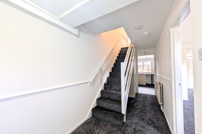 29 Greengate Close, Rochdale photo 2