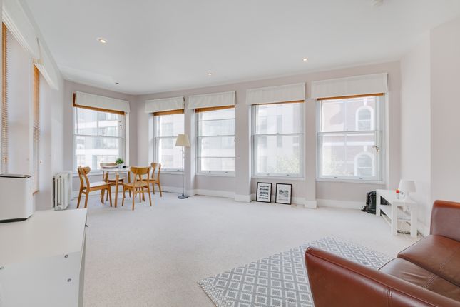 Flat E, Sovereign House, 5, Poppins Court, London photo 3