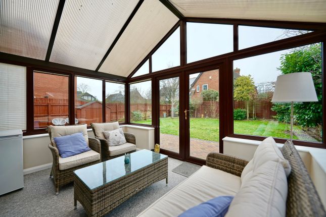 8, Snowy Way, Huntingdon photo 3