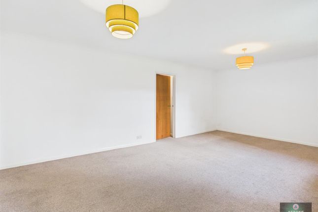 2, Hollin Court, Northgate photo 5