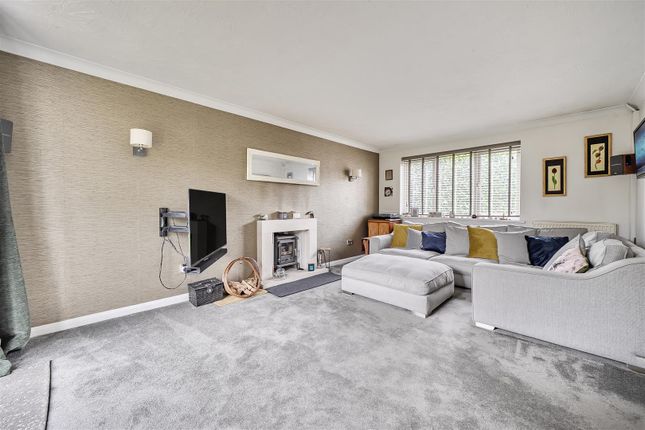 20, Thornbury Close, Crowthorne photo 4