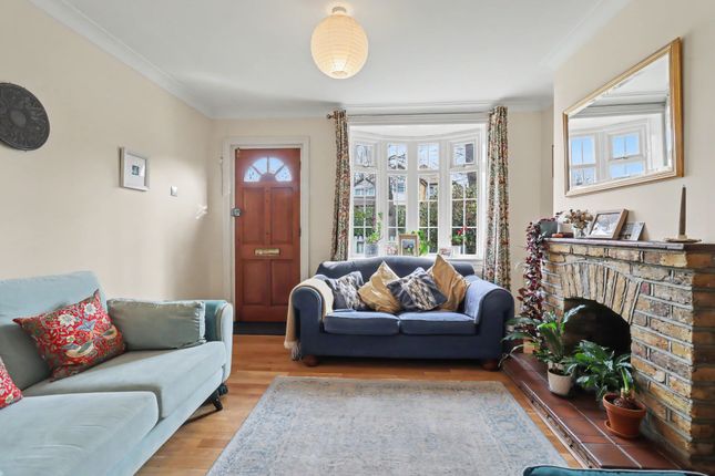 24 Common Road, Esher photo 2
