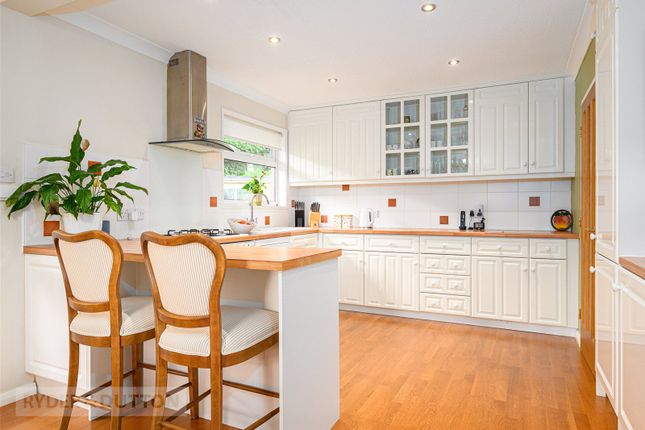 269, Cowcliffe Hill Road, Huddersfield photo 4