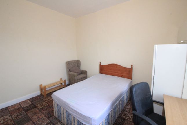 35, Newcastle upon Tyne photo 5