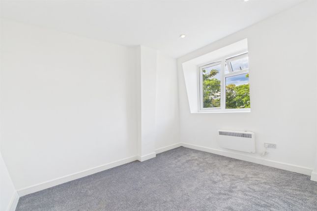 Flat 10, Bray Court, Bray Court, London photo 4