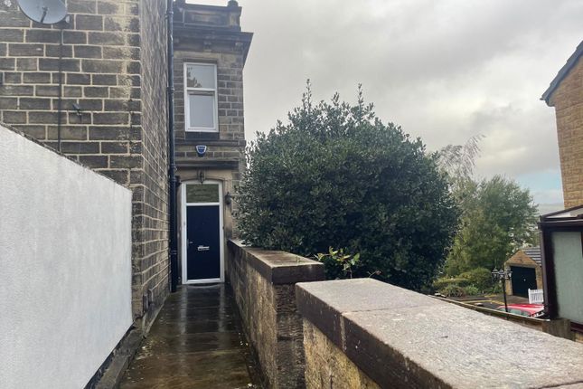 Harefield Close, Eastburn photo 5