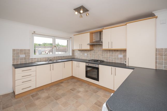 29, Smithyends, Cumbernauld photo 4