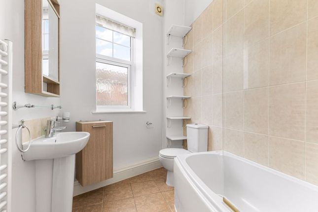 Flat for sale in Queens Road, Hersham, Walton-On-Thames
