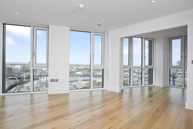 Thumbnail Flat for sale in City West Tower, High Street, Stratford