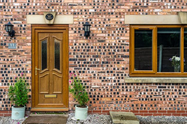 11 Prestolee Road, Manchester photo 4