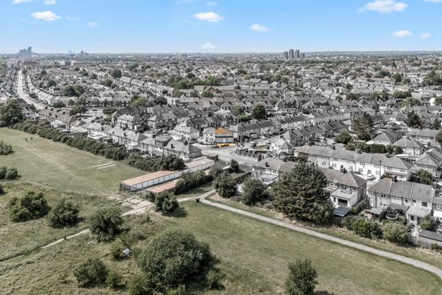 70, Durell Road, Dagenham photo 3