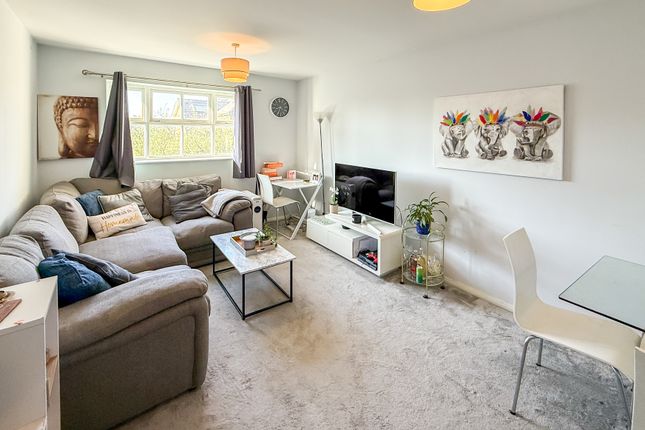 121, Chamberlayne Avenue, Wembley photo 4