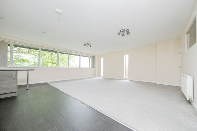 53, St Edmund House, Rope Walk, Ipswich photo 3