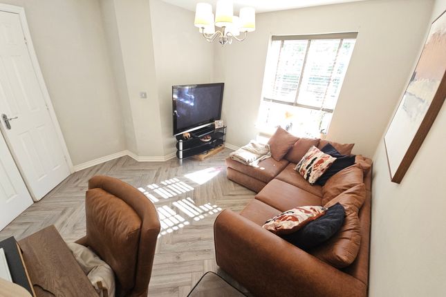 5, Sandycroft Avenue, Manchester photo 4