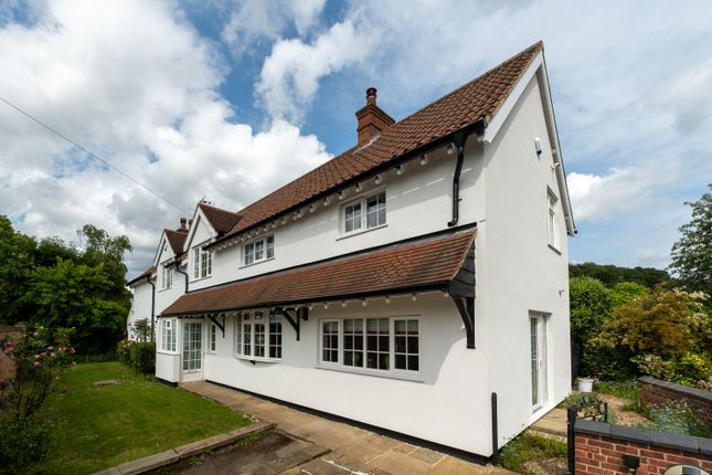 Hoe Hill Cottage New 001A