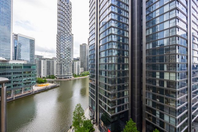 Thumbnail Flat for sale in South Quay Square, London