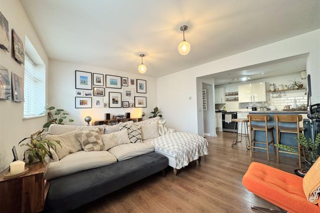 3 St Georges Apartments, Mount Wise, Newquay photo 2