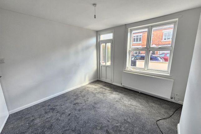 11, Howard Street, Sutton-In-Ashfield photo 2