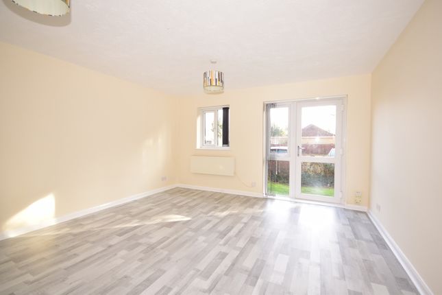 Thumbnail Studio to rent in Bowman Court, London Road