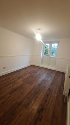 17a, Elderton Road, London photo 3