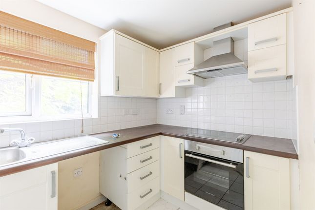 60, Abbots Way, Kettering photo 3