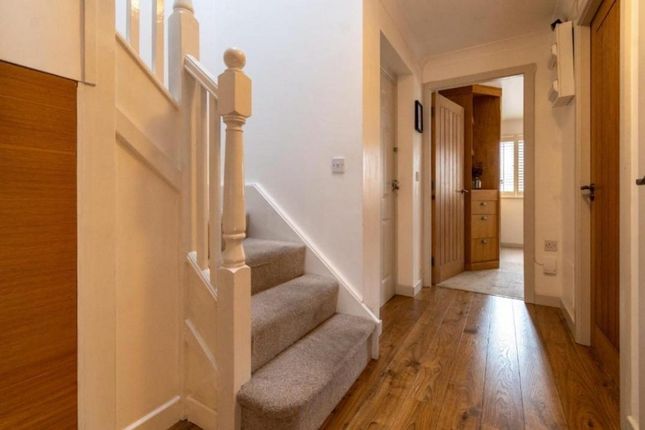 31, Turlow Court, Leeds photo 5