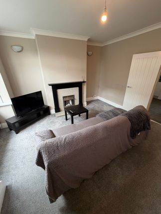4, Briggs Avenue, Castleford photo 4