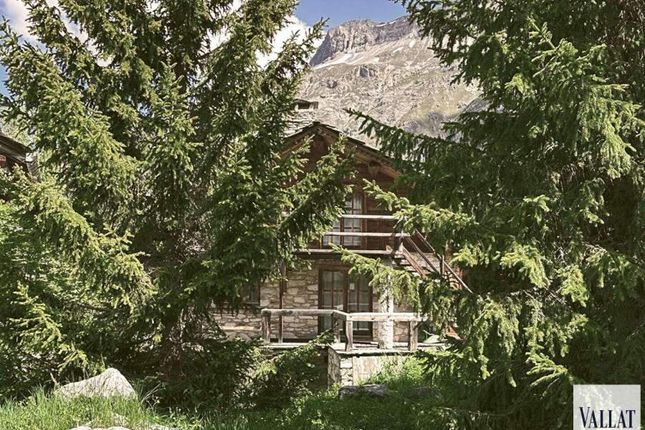 Villa for sale in Val-D'isère, Auvergne-Rhône-Alpes, France