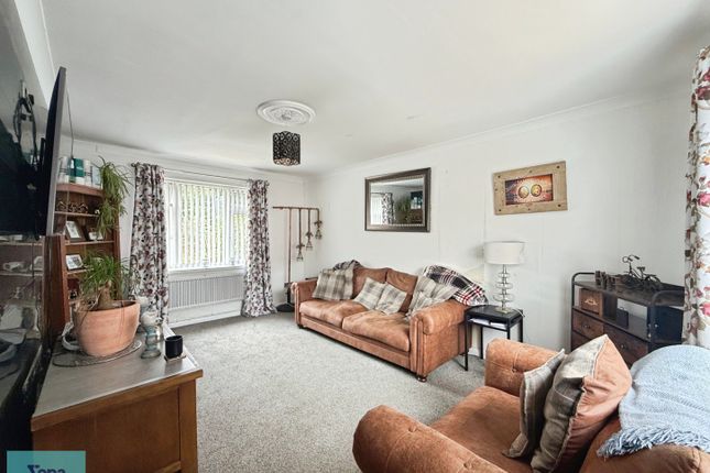 52, Daylands Avenue, Conisbrough, Doncaster photo 4