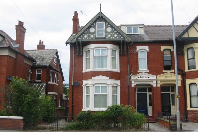 Thumbnail Flat to rent in Nantwich Road, Crewe