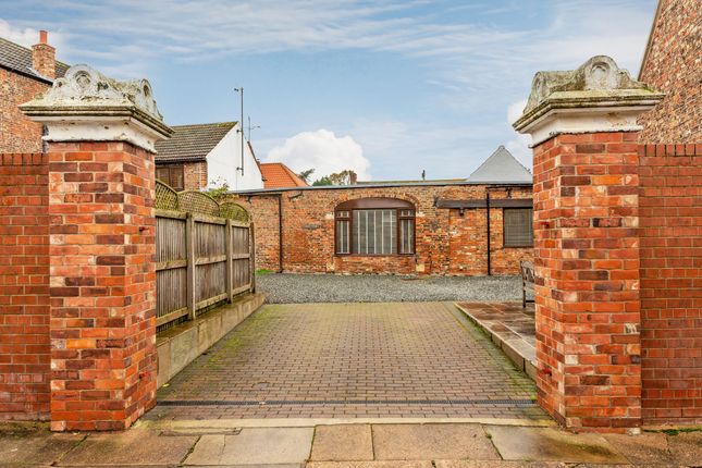 Link-detached house for sale in Thread Gold Lane, Threadgold Lane, Cawood, North Yorkshire