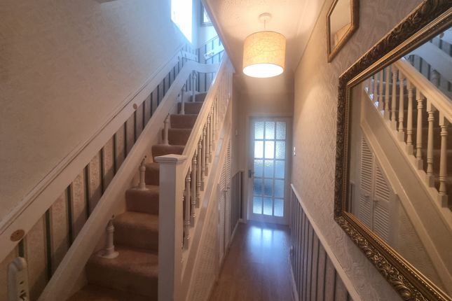 17, Green Acres Road, Birmingham photo 2