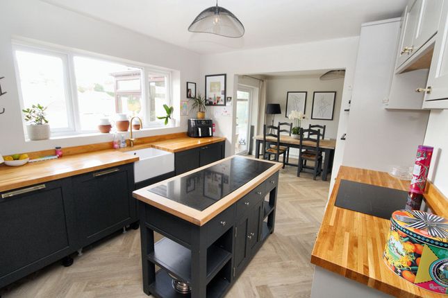 16 Brimmers Hill, High Wycombe photo 2