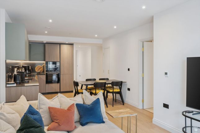 1, Watermeadow Lane, London photo 4