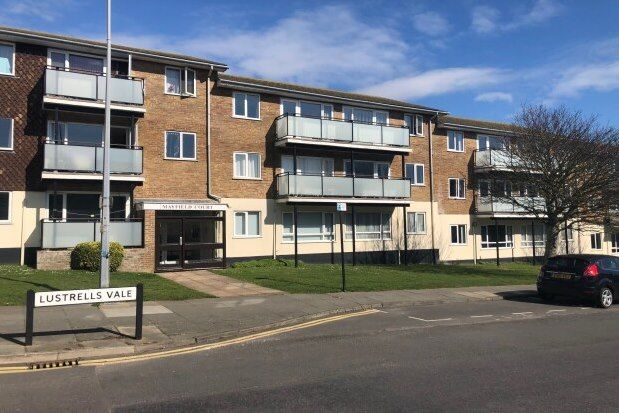 Flat to rent in Mayfield Court, Brighton
