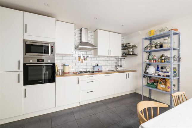 47, Glasgow Road, Plaistow photo 3