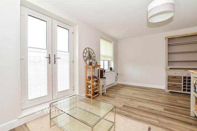 2-bed flat on Hawthorn House, Church Road, Tonbridge, £300,000