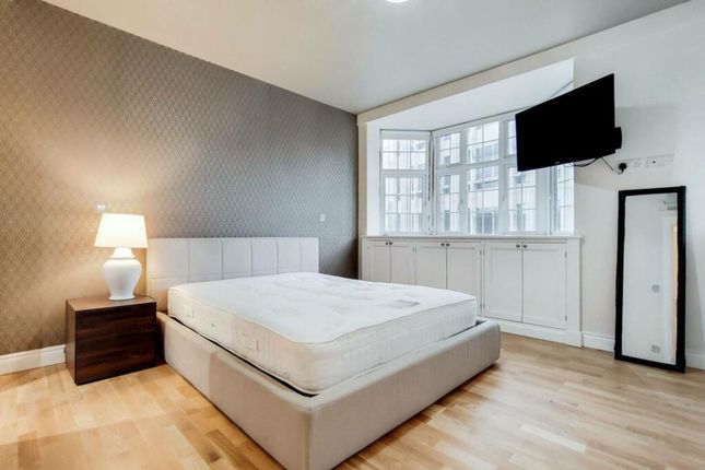 Flat for sale in Brompton Road, Princes Court