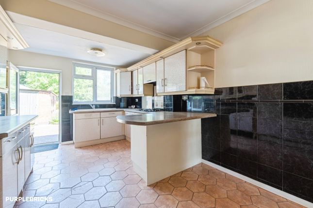 5, Oakland Avenue, Leicester photo 4