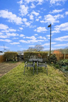 4, Kestrel Path, Slough photo 2