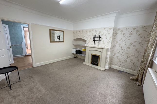 33, Watty Hall Road, Bradford photo 4