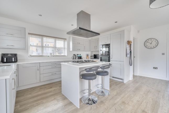 32, Wales Drive, Gamlingay photo 4