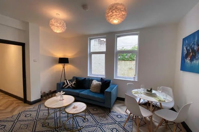 132a, CARDIFF photo 3