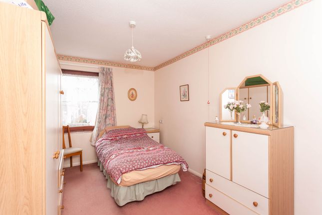14 Town Bridge Court, Chesham photo 3