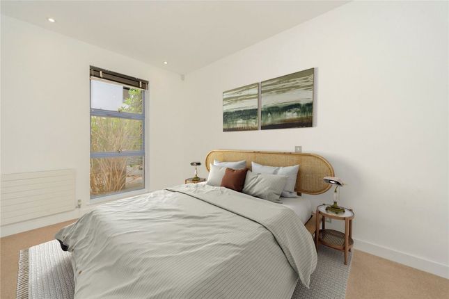 13, Dunworth Mews, London photo 4