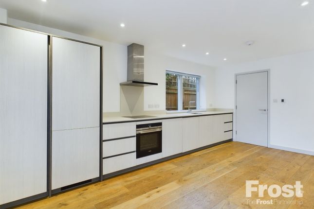 54, Denham Way, Uxbridge photo 4