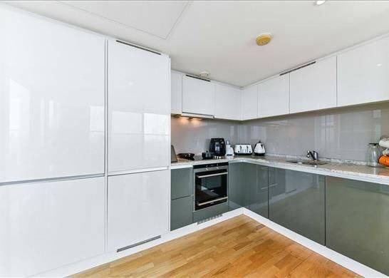 Flat to rent in Landmark Buildings, West Tower, 22 Marsh Wall, Westferry Circus, Canary Wharf, South Quay, London
