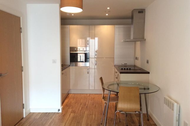 Flat to rent in Plaza Boulevard, Liverpool