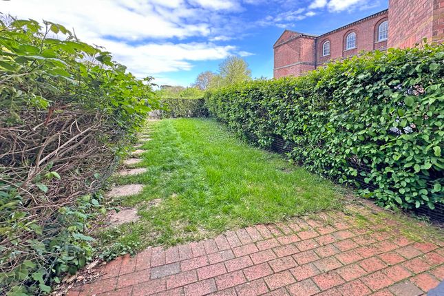 5, Woodbury Walk, Exeter photo 2